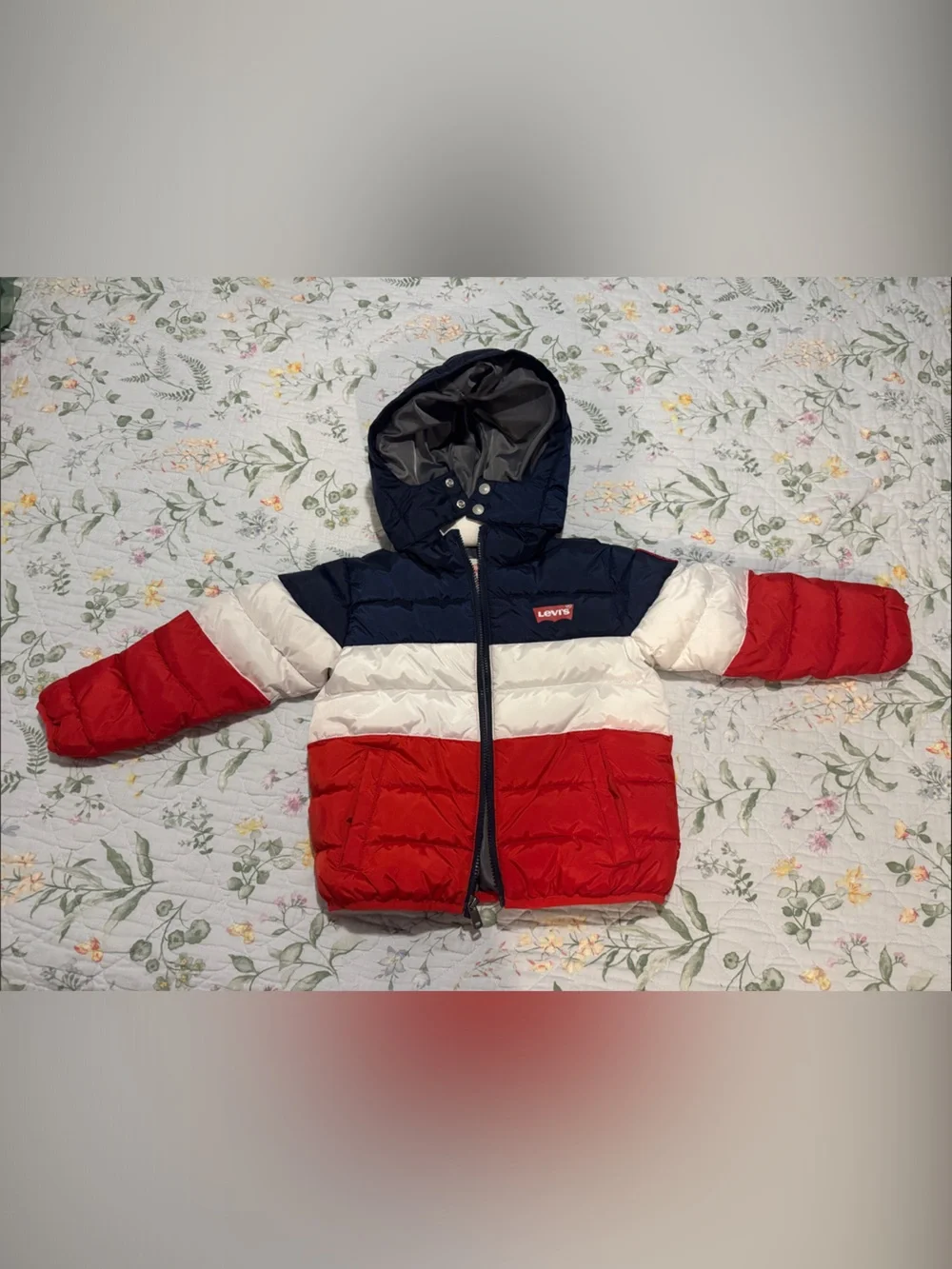 Levi's Red White Blue Puffer Winter Coat size 6/7 Boys Youth Water Resistant
